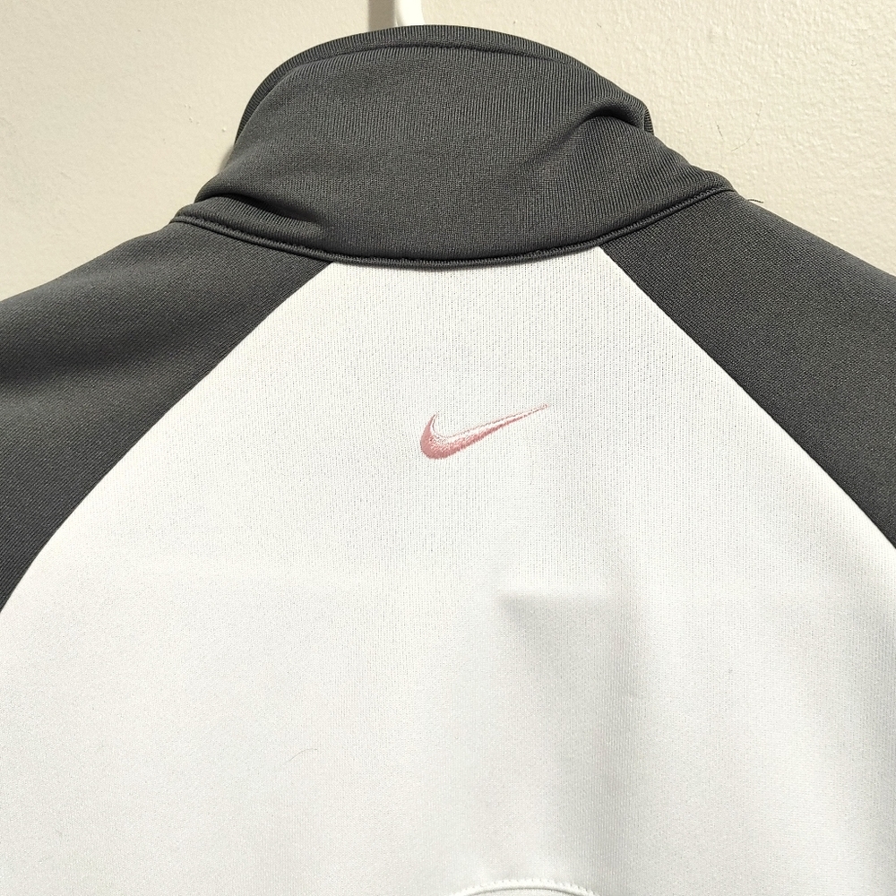 Nike full zip top. - Picture 8 of 9